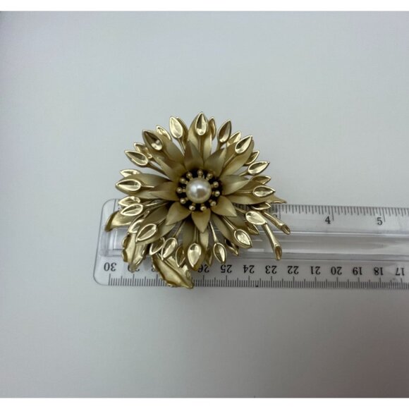 Gold Tone Floral Brooch Faux Pearl 3" Lapel Pin Statement Piece - Picture 6 of 6